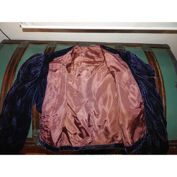 Unique VINTAGE Victorian/Edwardian Blue Velvet Jacket - Picture 4 of 10
